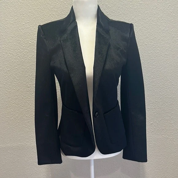 Elegant Black Women's Blazer - Picture 1 of 5